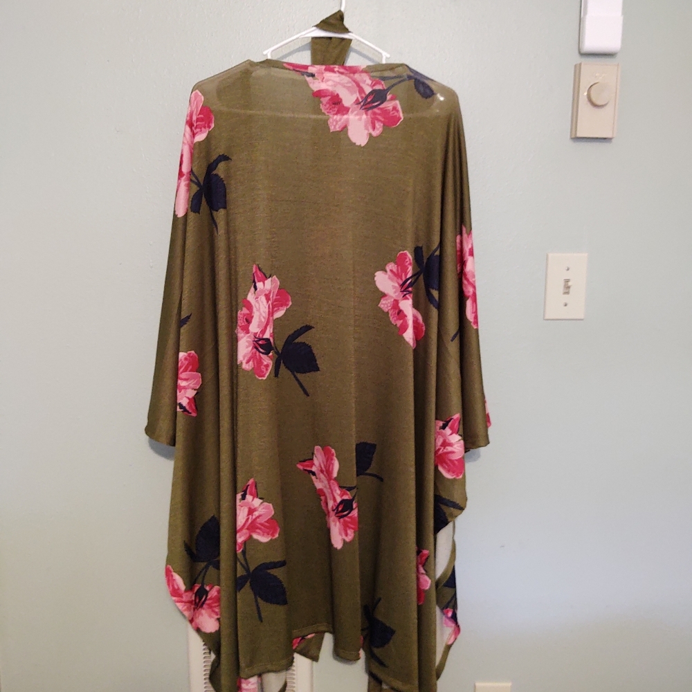 LulaRoe Shawl L/XL